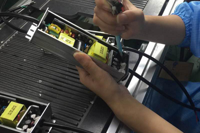 有机硅粘接密封胶怎么去掉_密封硅胶用什么方法清除_如何清除已凝固的密封胶 有机硅粘接密封胶怎么去掉_密封硅胶用什么方法清除_如何清除已凝固的密封胶